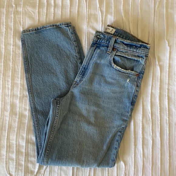 Abercrombie Ultra High Rise 90s Straight Jean - Picture 1 of 9